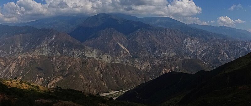 Vista panorámica del cañón del Chicamocha en Santander, Colombia