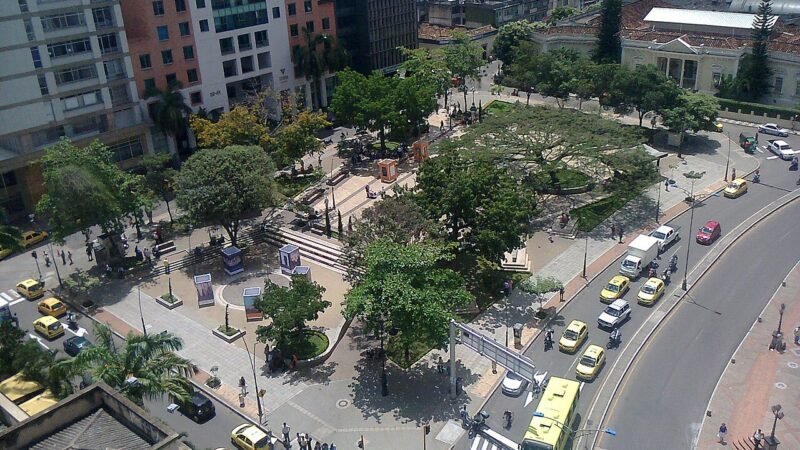 Parque Santander en el centro de Bucaramanga, zona de actividad comercial