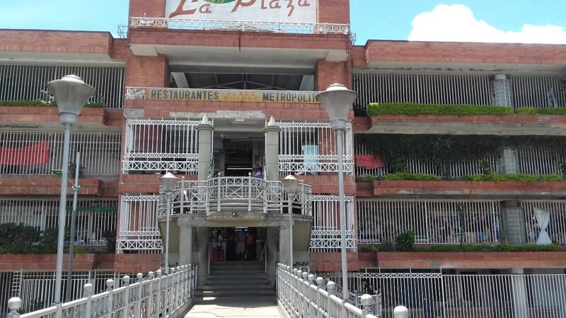 Puestos de venta en el mercado La Plaza de Bucaramanga