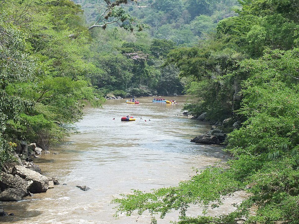 Río Fonce en San Gil, Santander, como referencia del entorno turístico